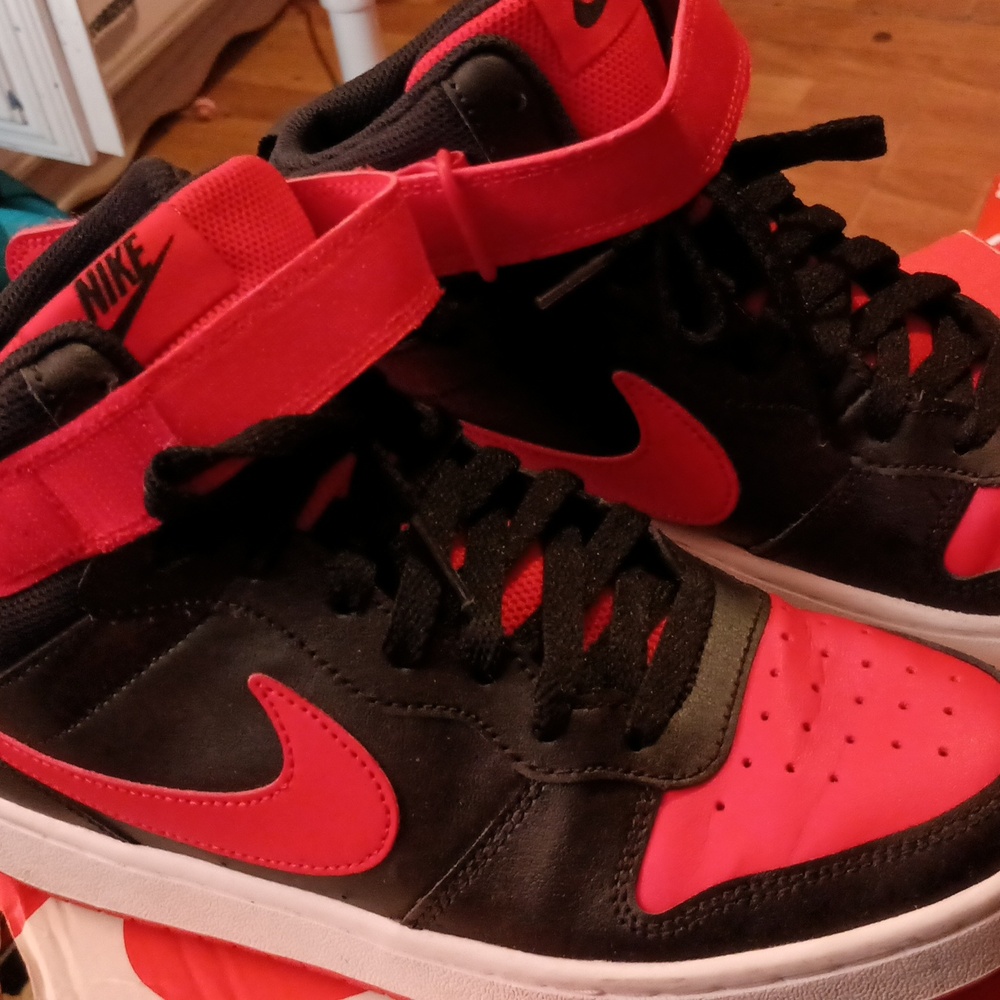 Nike 7y court Borough MiD 2